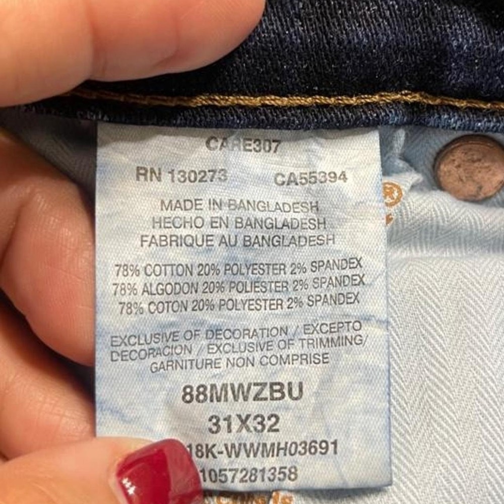 NWOT Wrangler Women's Straight Leg blue jeans Size 31x32 - Picture 8 of 8